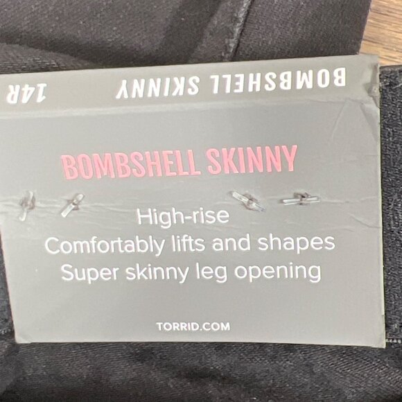 TORRID Bombshell Skinny Jeans Black Sz 14R NWT - Picture 7 of 8